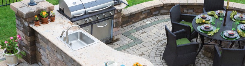 outdoor kitchen contractors